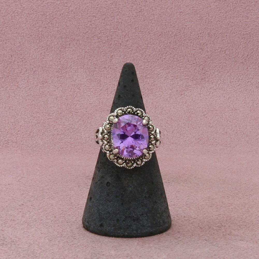 sterling silver marcasite studded purple cz ring size 5.75